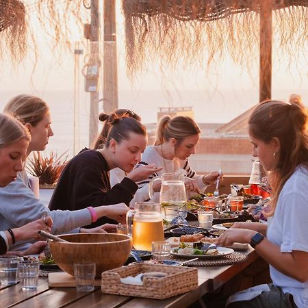 אריסרייה The Salty Pelican Yoga & Surf Retreat מראה חיצוני תמונה